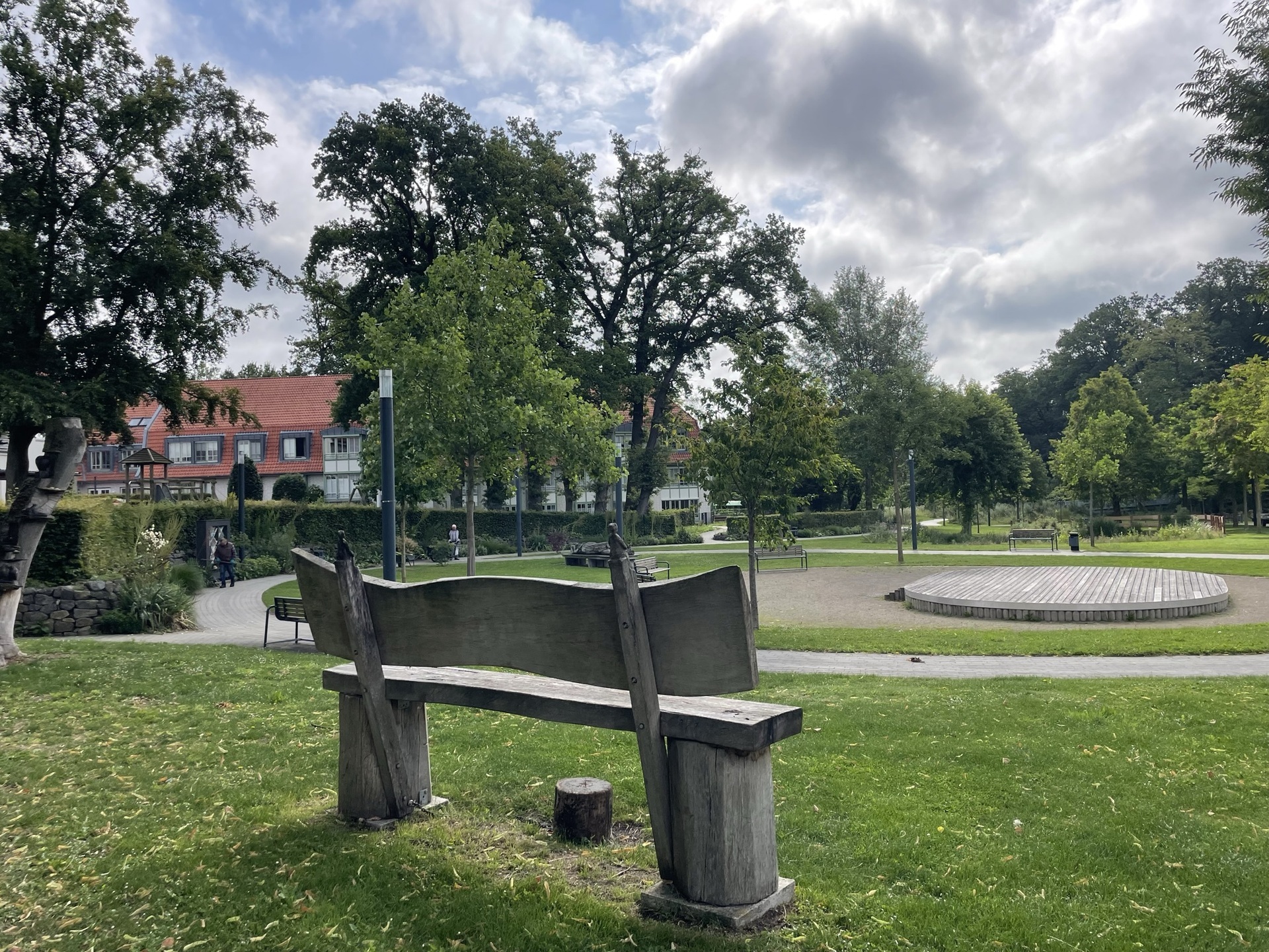 Baumelbank im Mehrgenerationenpark in Goldenstedt
