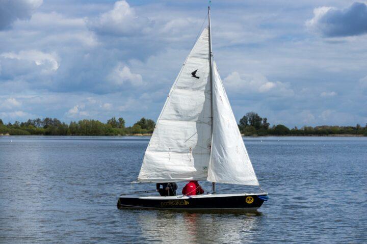 Segelboot auf Dümmer-See